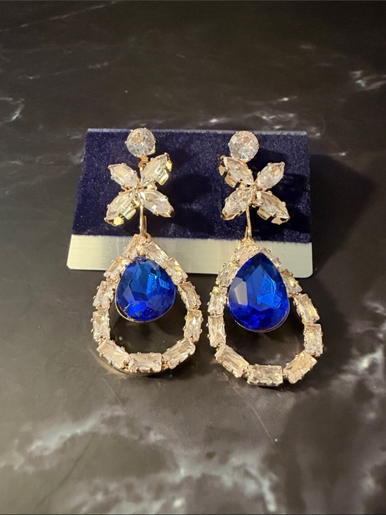 Jewelry - Gold Tone Blue Teardrop Crystal Statement Party Wedding Earrings